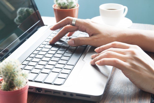 Syarat Wanita Bekerja dan Berkarir